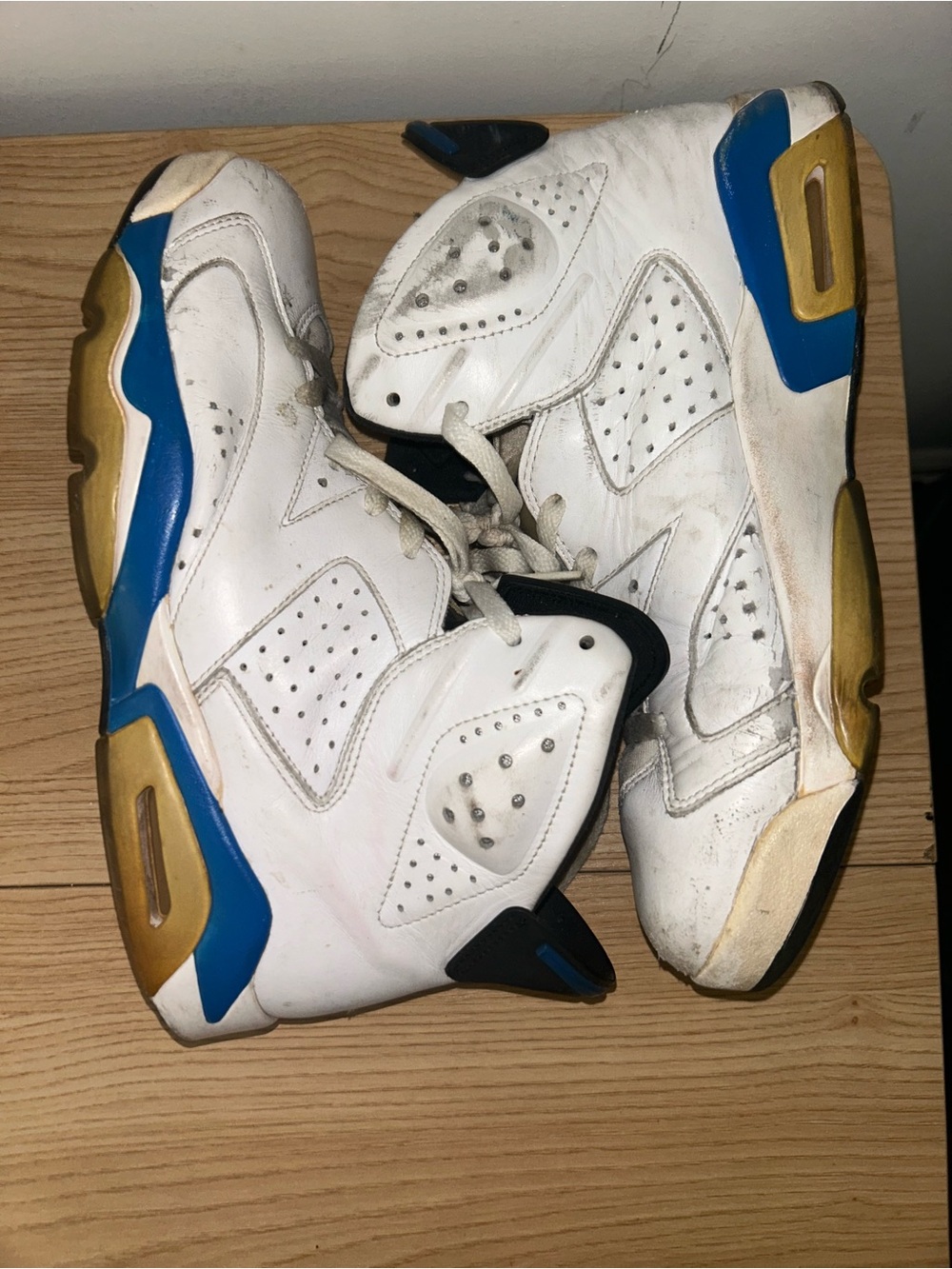 Jordan White & Blue Retro High-Top Sneakers
